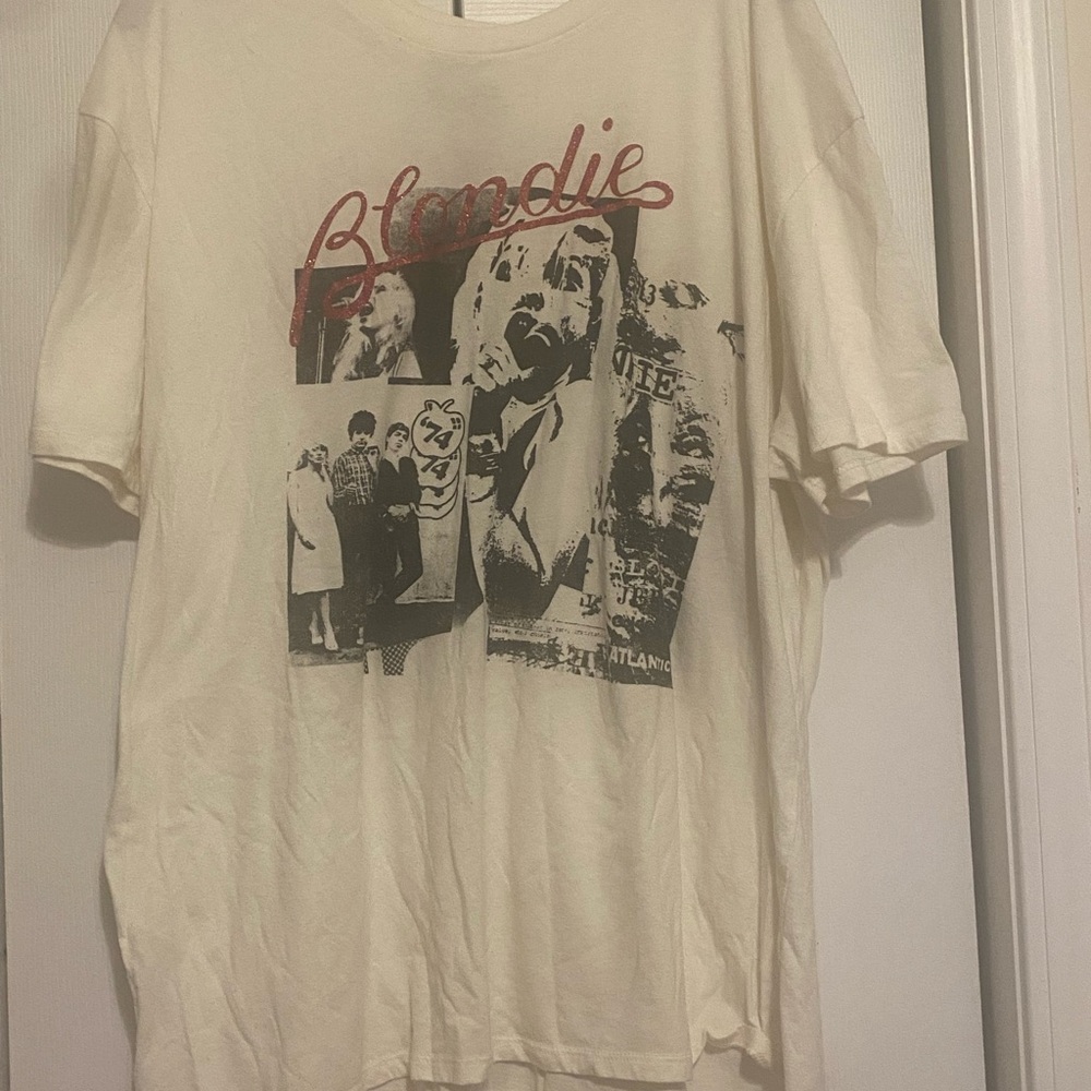Graphic Cream T-Shirt